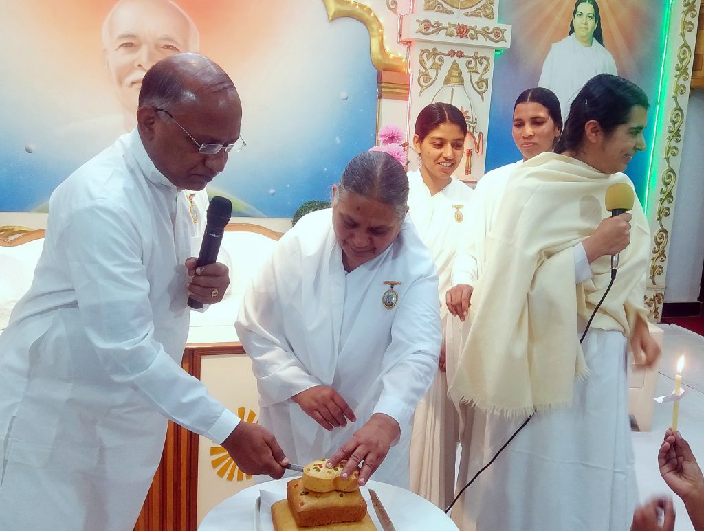 बीती को भूलना और पवित्र भावना रखना ही सच्ची होली मनाना है -  सविता दीदी