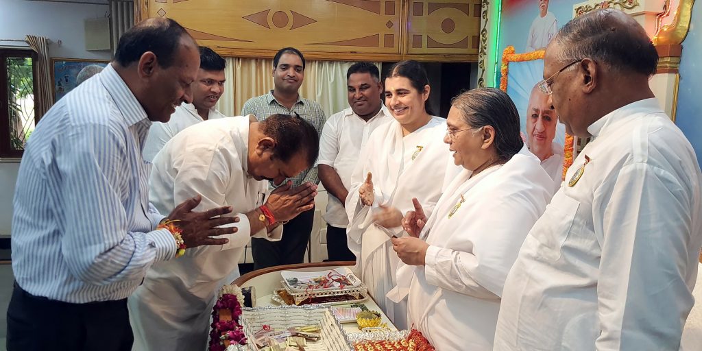 नीमच-मंदसौर जिले में ब्रह्माकुमारी बहनों ने 5000 से अधिक लोगों को रक्षासूत्र बांधा