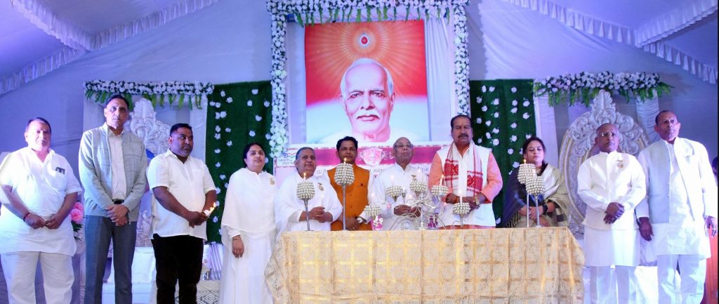 ‘समाधान’ कार्यक्रम में विधायक, न्यायधीशगण, डी.आई.जी., भाजपा जिलाध्यक्ष सहित अनेक प्रमुख लोगों ने भाग लिया