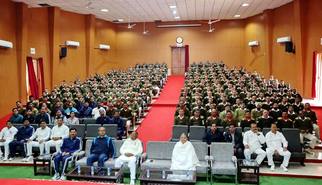 डॉ. स्वामीनाथन ने नीमच प्रवास के अन्तिम दिन तीन बड़े कार्यक्रमों को संचालित व संबोधित किया ।