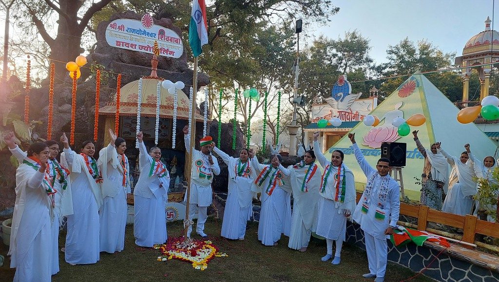 संविधान के पालन से राष्ट्रोन्नति एवं ईश्वरीय विधान के पालन से आत्मोन्नति होगी